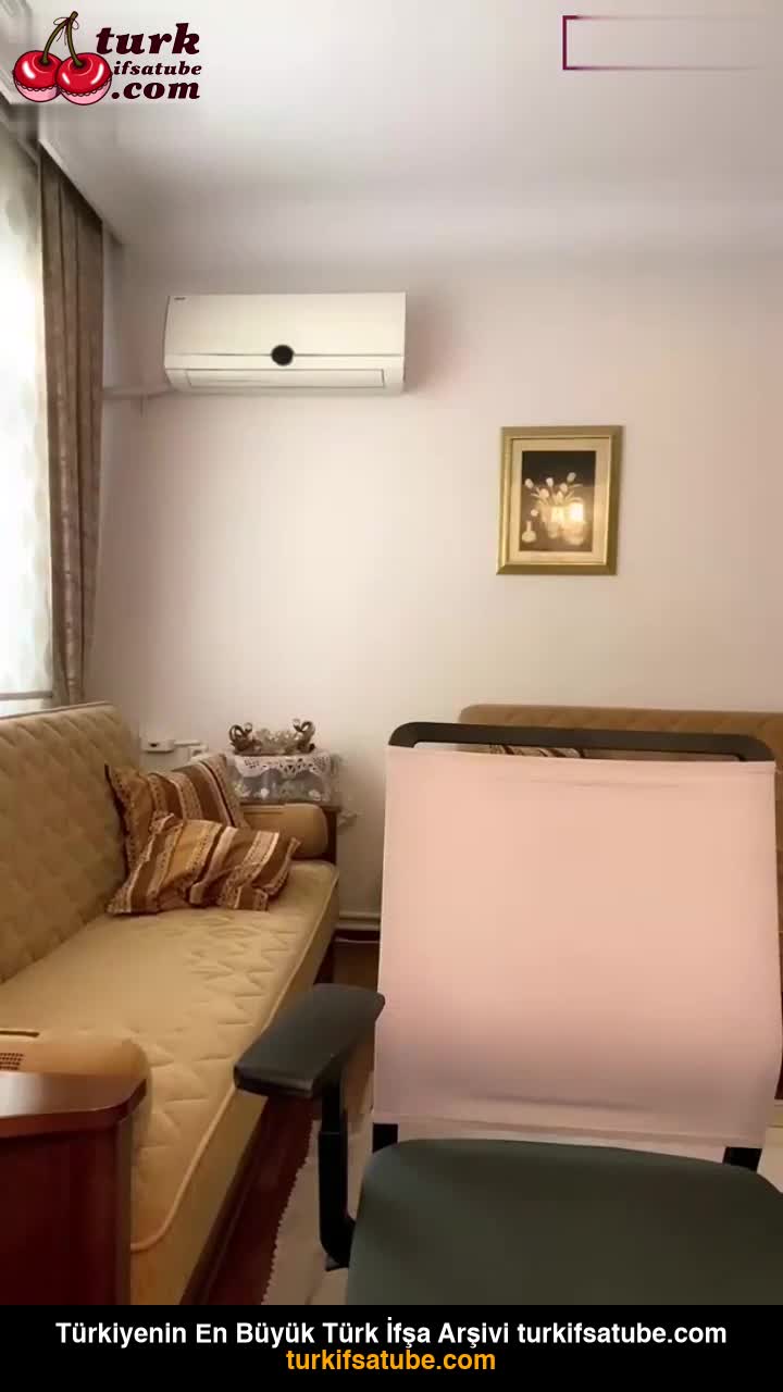 Tango Su ifşa Büyük meme büyük götlü hatunun canlı yayını - Video İzle