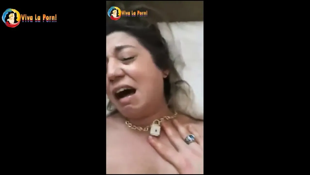 Canım Çok Acıyor Demesine Rağmen Kızlığını Bozduruyor Resmi