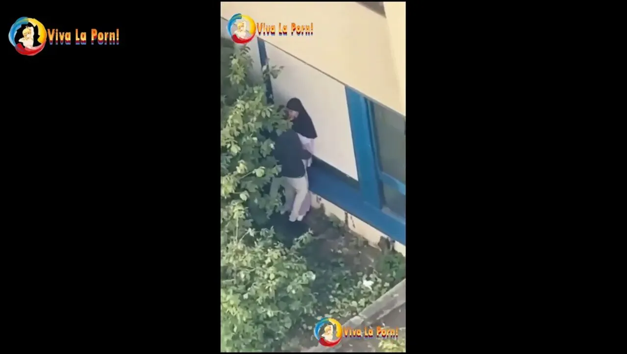 Türbanlı Kaşar Sevgilsini Parkta Sikerken Yakalanıyor Resmi