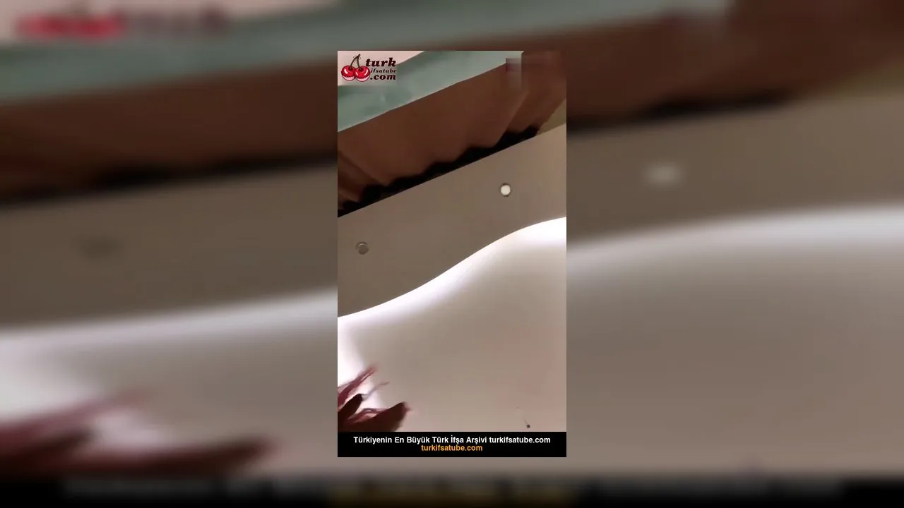 Kafası güzel sikilirken almakta zorlanıyor Lali Resmi