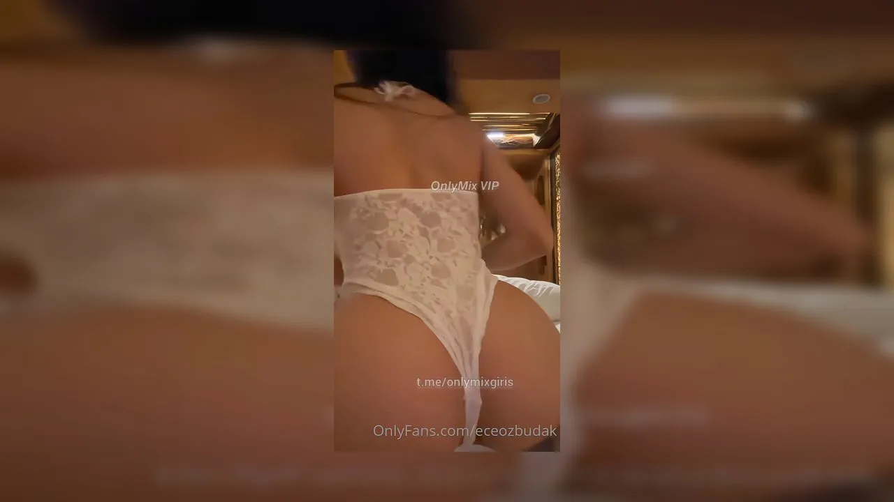 Ece Özbudak 200$ ppv Onlyfans Videoları Part 1 - Video İzle Resmi