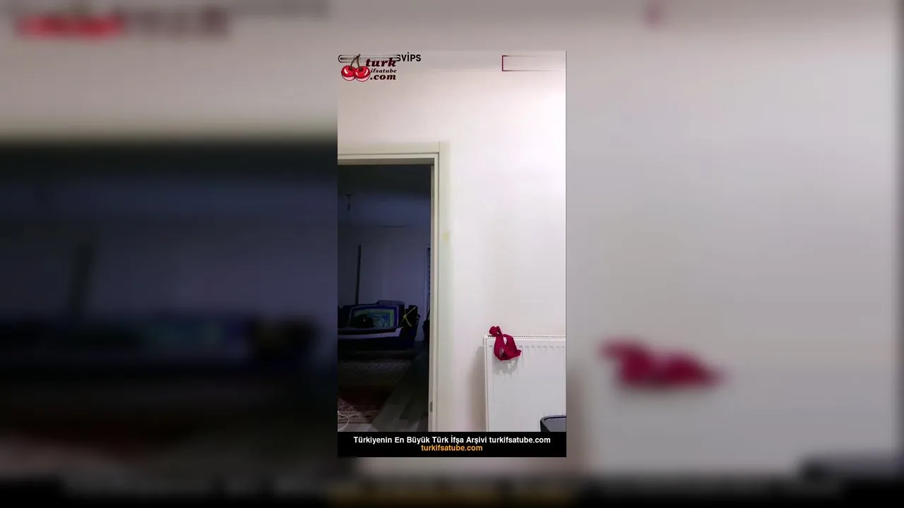 Neon Pembe ifşa Türbanlı kaşar canlı yayında soyundu Resmi