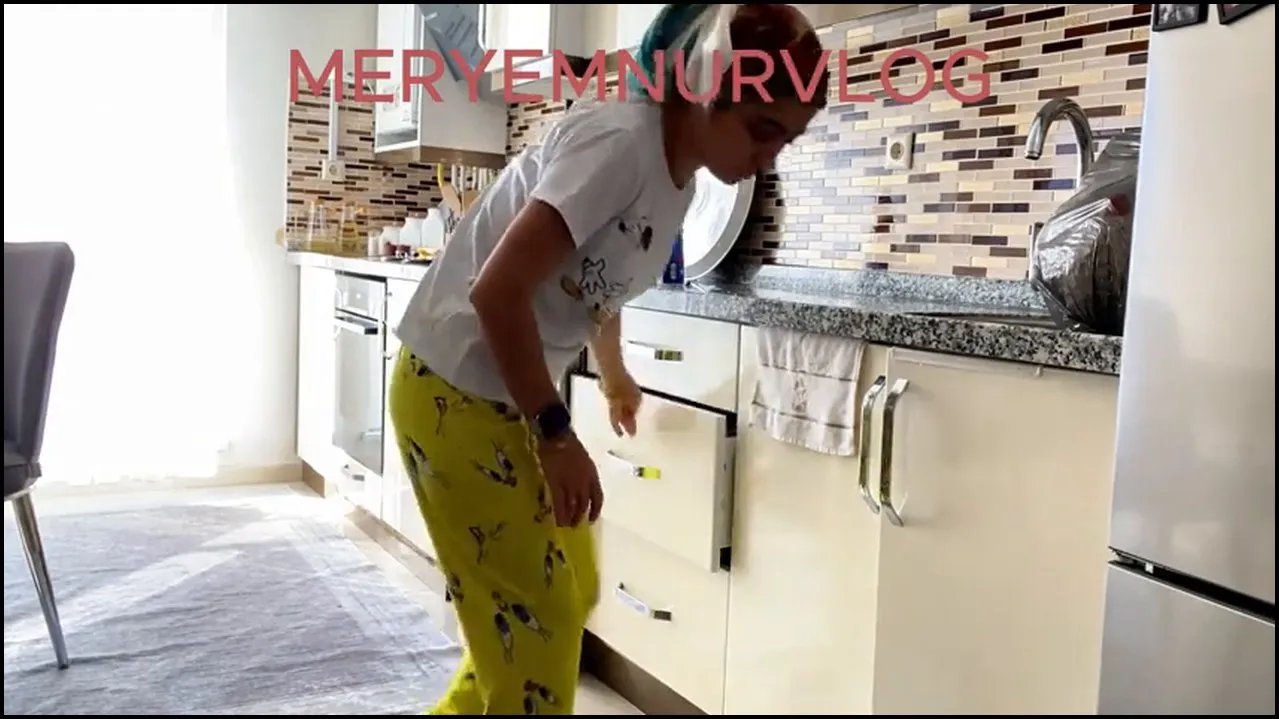Meryem Nur Yeni Youtube Katıl İfşa videoları vol 4 - Video İzle Resmi